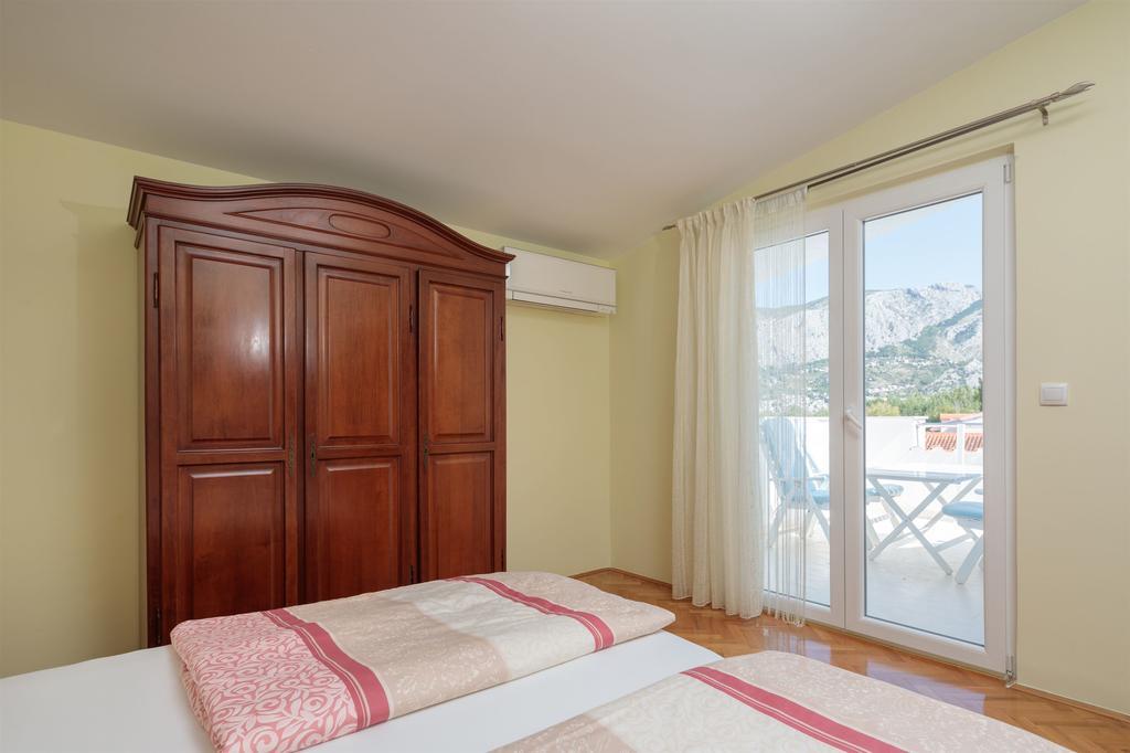 Apartment And Alen *