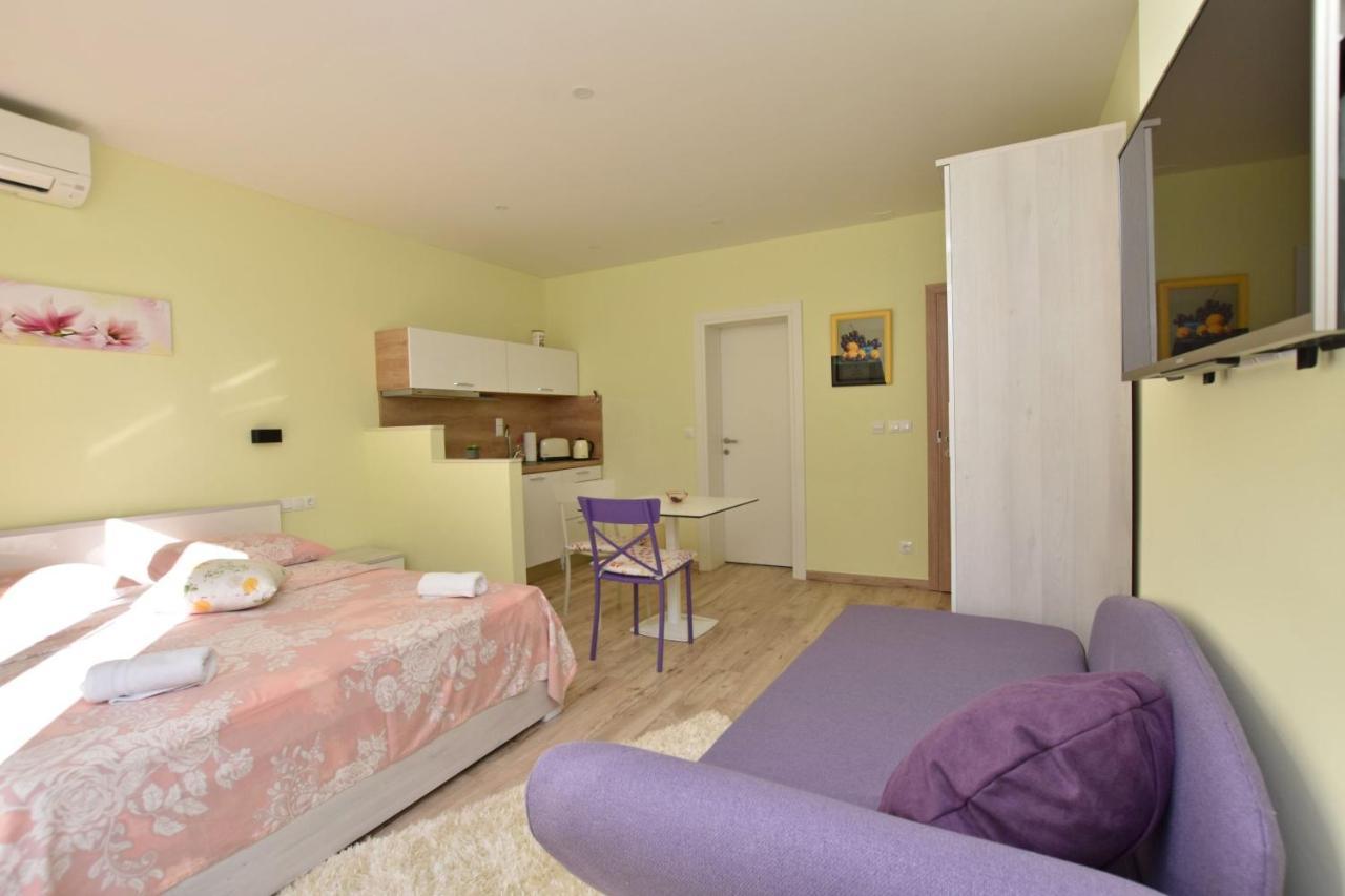 Apartment And Alen